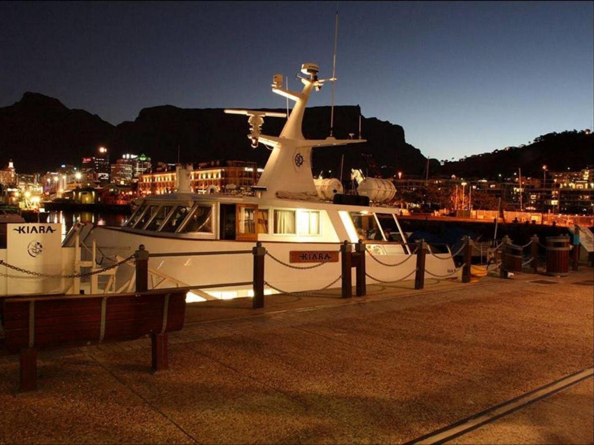 Motor Yacht Kiara Bed & Breakfast Cape Town Exterior foto